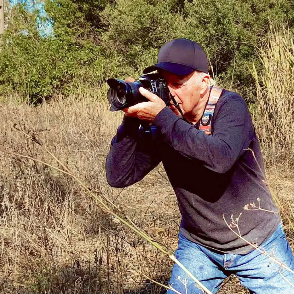 Photographer Cesar Barroso with camera